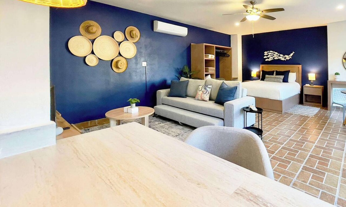 El Centenario Apartment | Tranquil Studio, Steps to the Beach + Parking