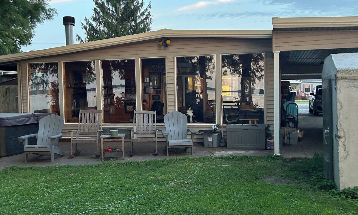 Wynnburg House | Tranquility Base II: Lakeside Get a Way on Reelfoot Lake ! Sleeps 4-6