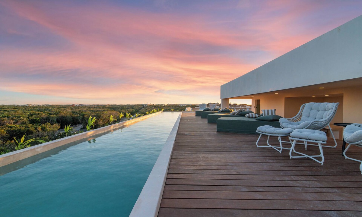 Playa Paraiso Apartment | Tropical 2 Bedroom | Private Balcony & Rooftop | Casago