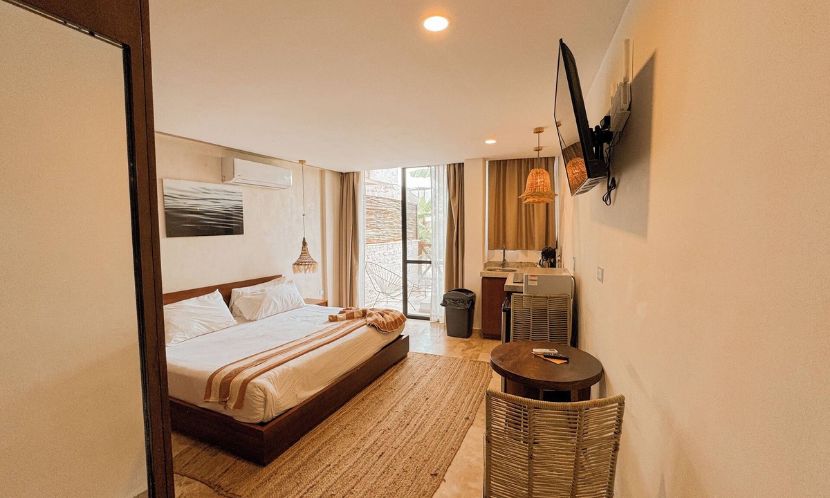 La Veleta Hotel | TWT CONDOS