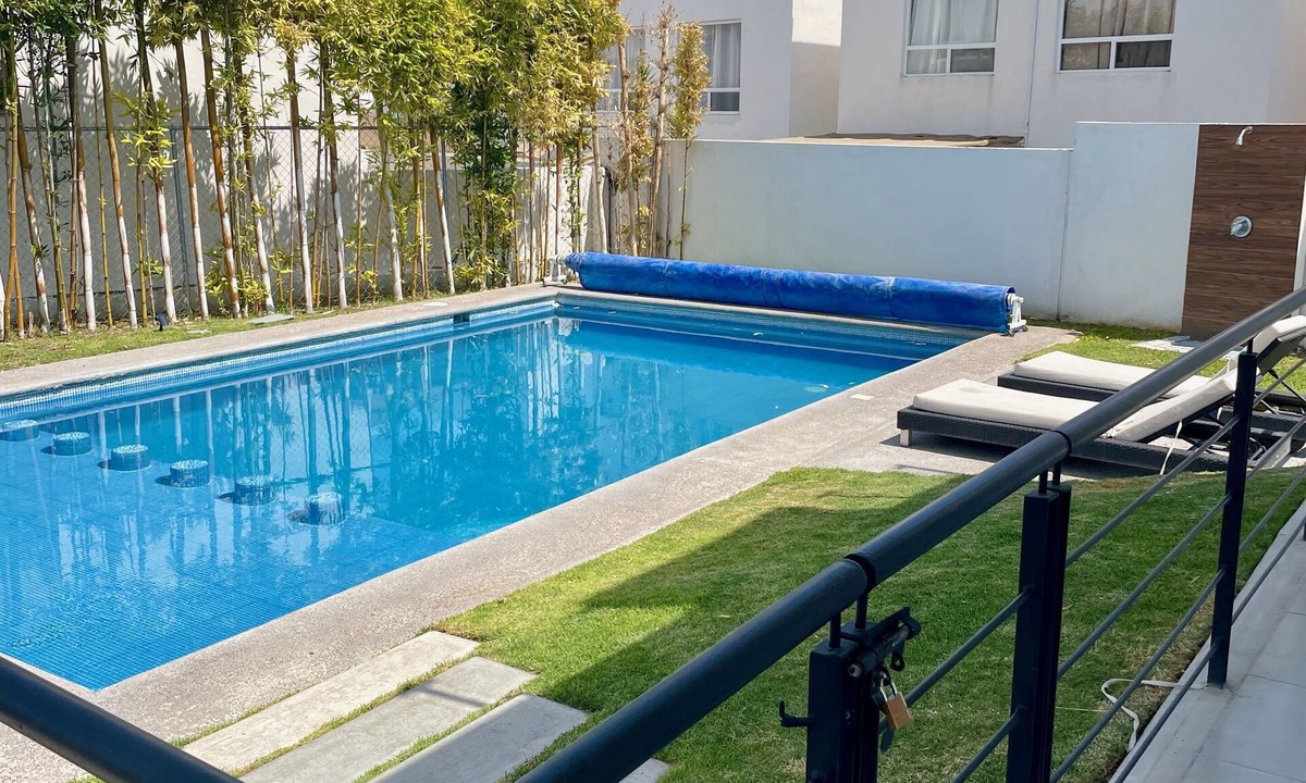 Queretaro House | Vacation in a house equipped with heated pool, tranquility and total comfort.
