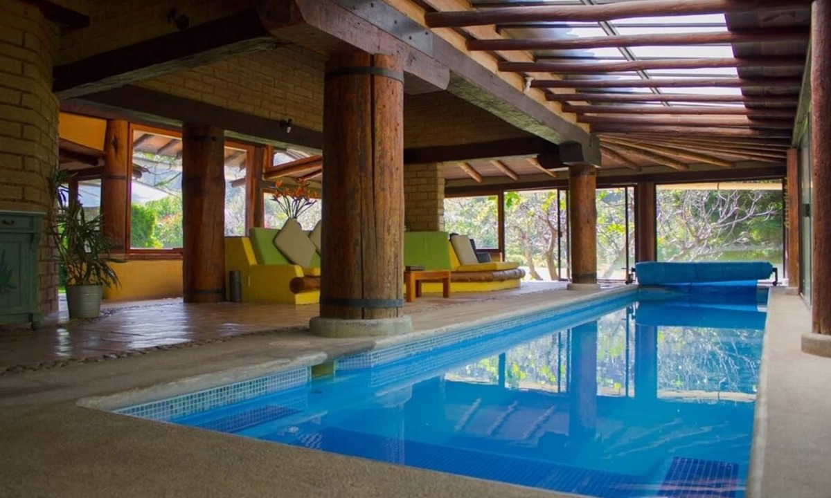 Valle de Bravo House | venue&Home w/bungalow & cabin. Mountain views, indoor pool & soccer field