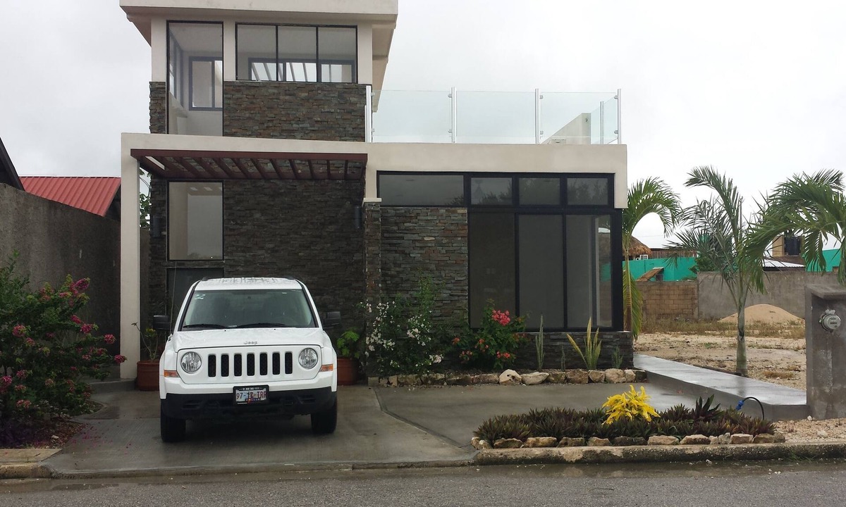 Majahual House | Very nice 2-bedroom house in superb Mahahual with WiFi, AC Home away from home.