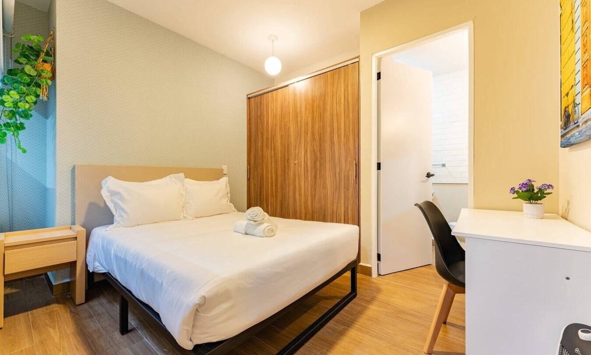 Colonia Cuauhtemoc House | VH | Private Suite and Laundry Room | Reforma | 180