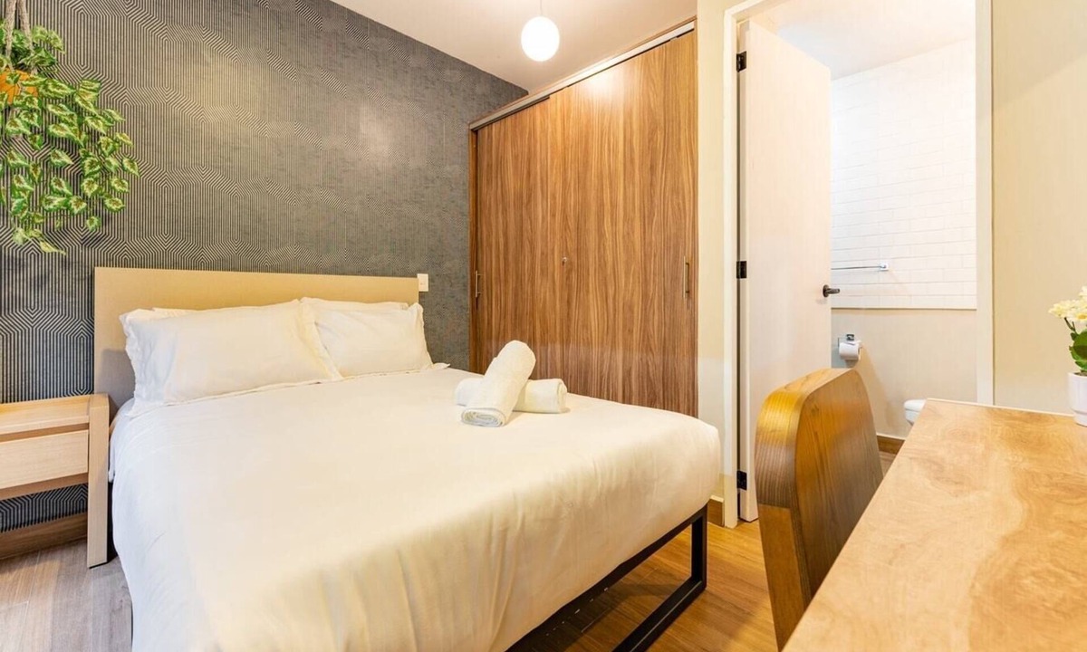 Colonia Cuauhtemoc House | VH | Reforma | Private Suite and Laundry Room |182