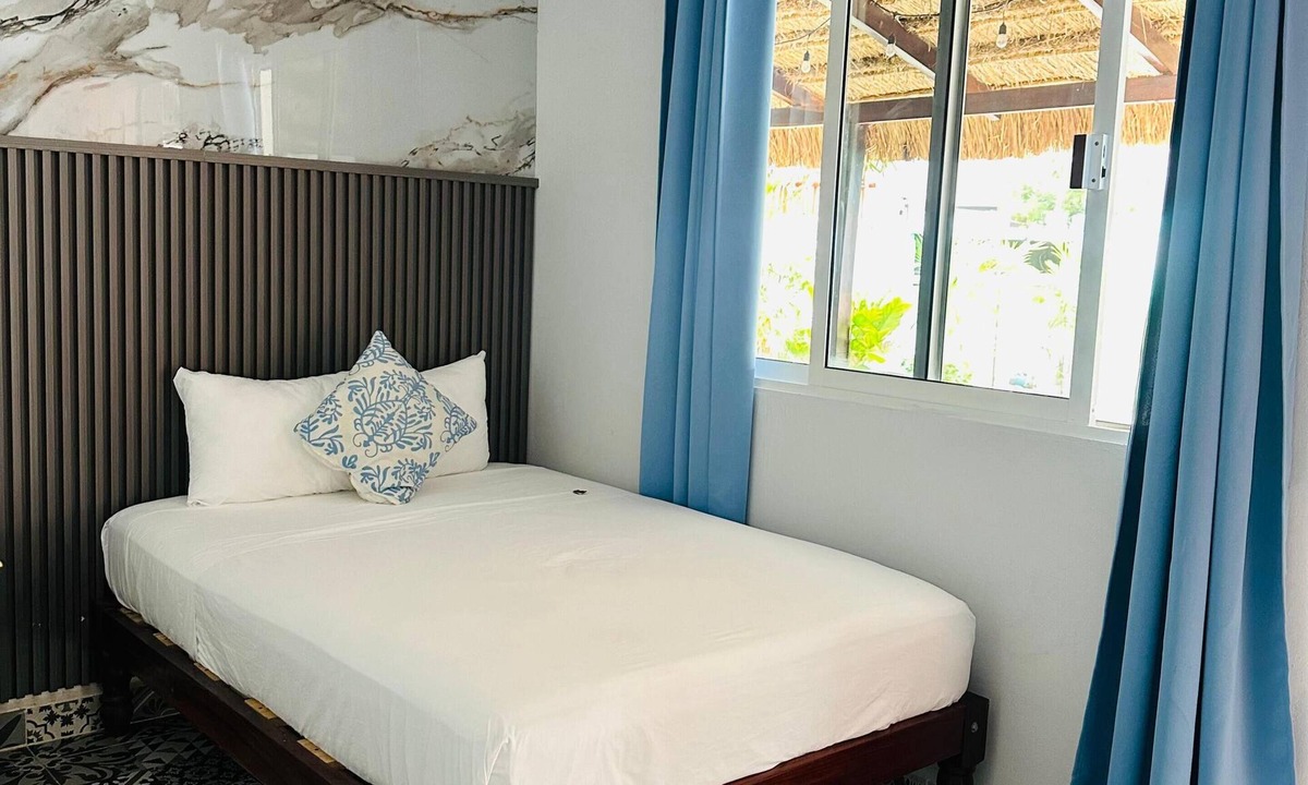 Chetumal Hotel | Viewpoint house near the Cenote Azul and the lagoon