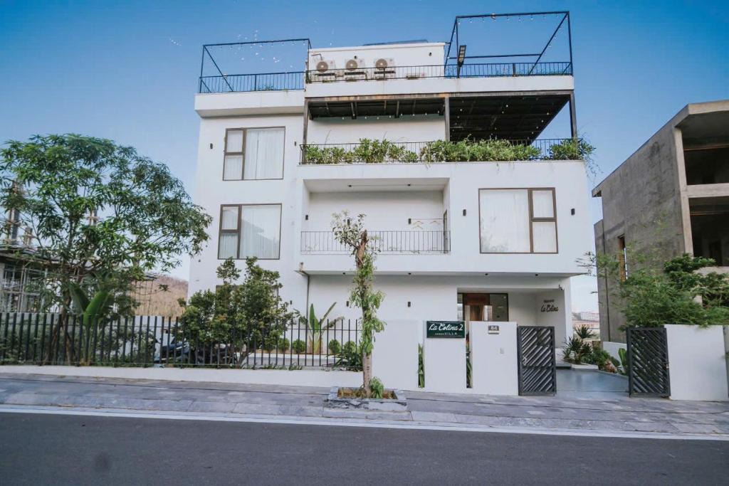 Bai Chay Villa | Villa 11 phòng ngủ, bể bơi riêng, phòng karaoke, Bãi Cháy, Hạ Long