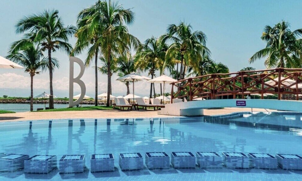La Cruz de Huanacaxtle Villa | Villa 20: Large Private Pool & Beach Club Access