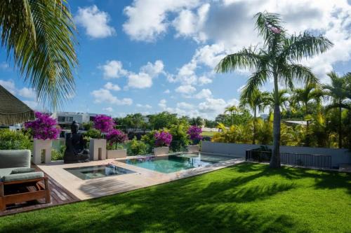 Alfredo V. Bonfil Villa | Villa 4 Flamingos with Waterfront