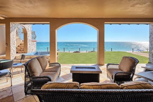 Sandy Beach Villa | Villa Catalina at Bella Sirena Private hot tub