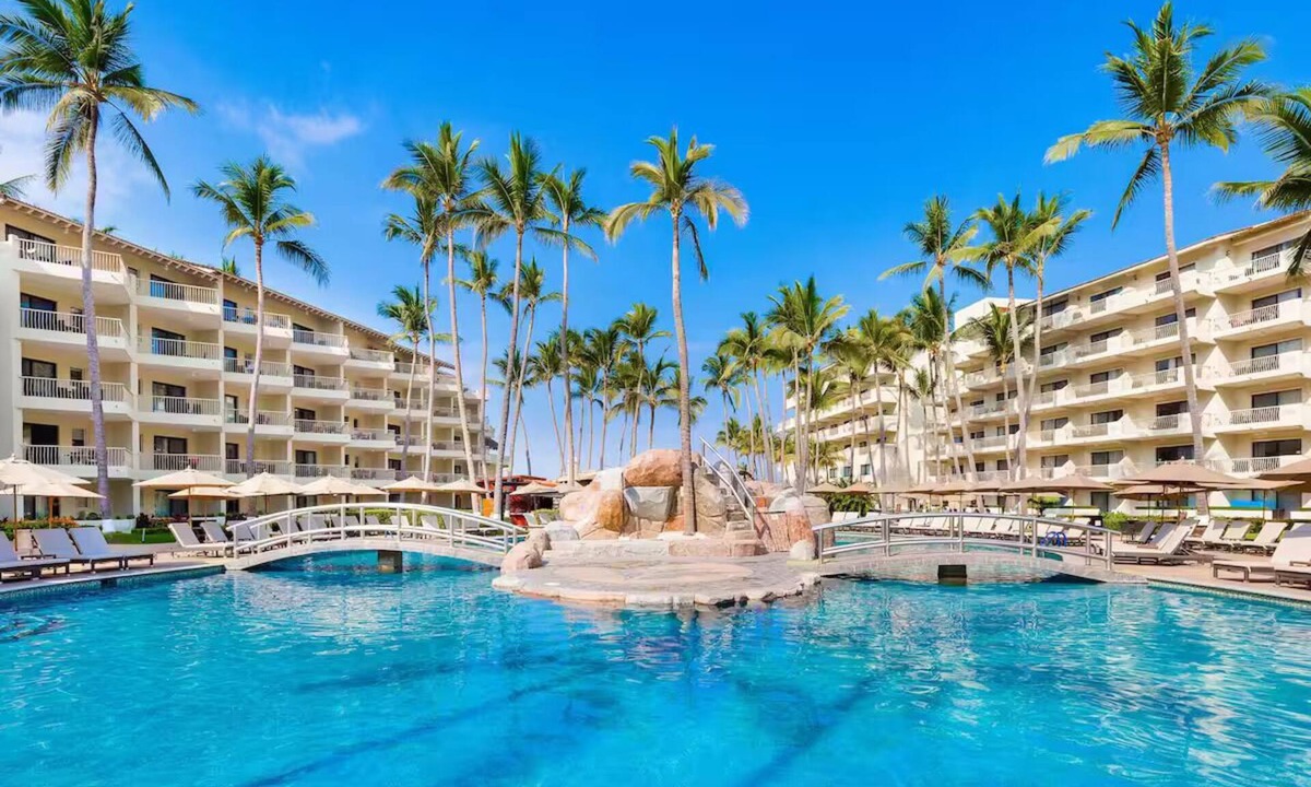 El Medano Ejidal Condo | Villa Del Palmar - Loreto, Puerto Vallarta or Cabo