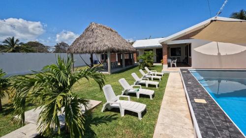 Monte Gordo House | Villa Esmeralda del Mar