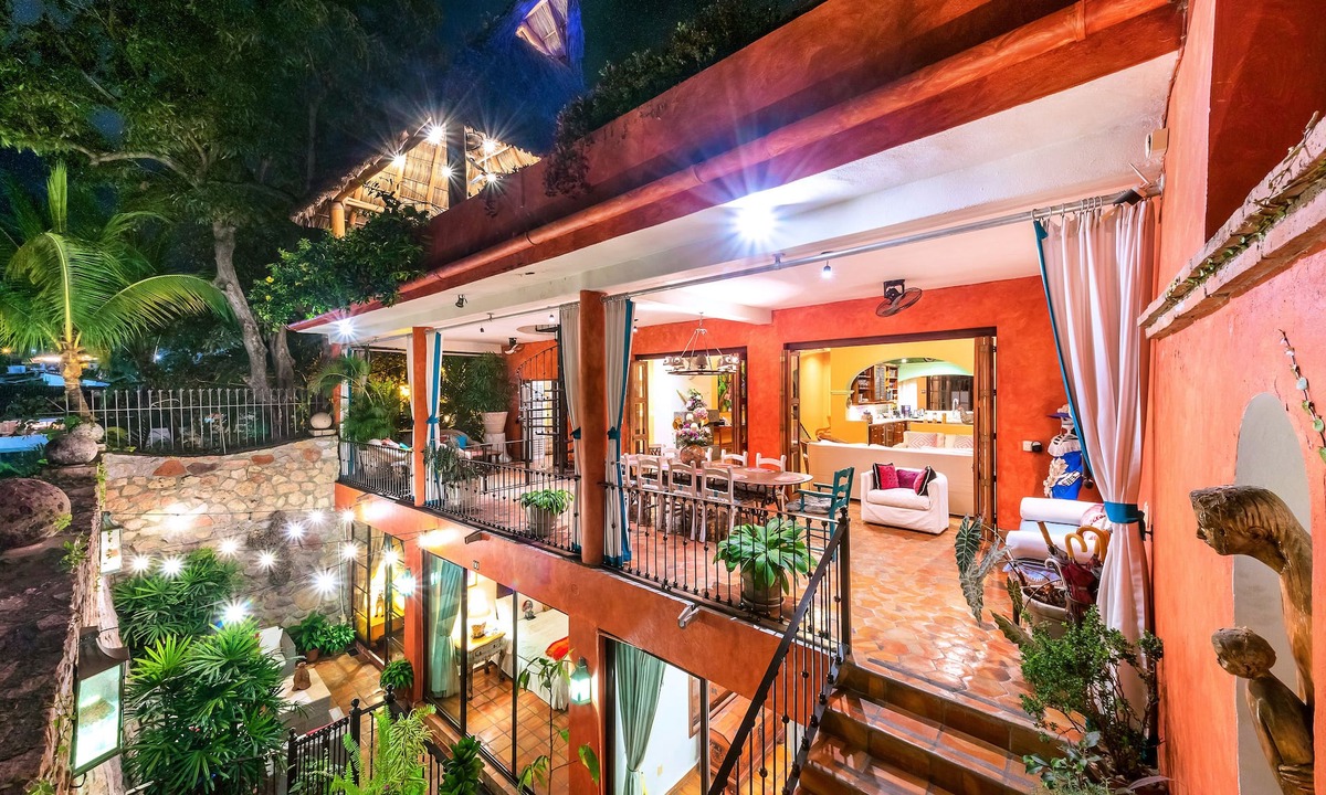 Romantic Zone Bed & Breakfast | Villa Lola - an Adults Only Bed & Breakfast
