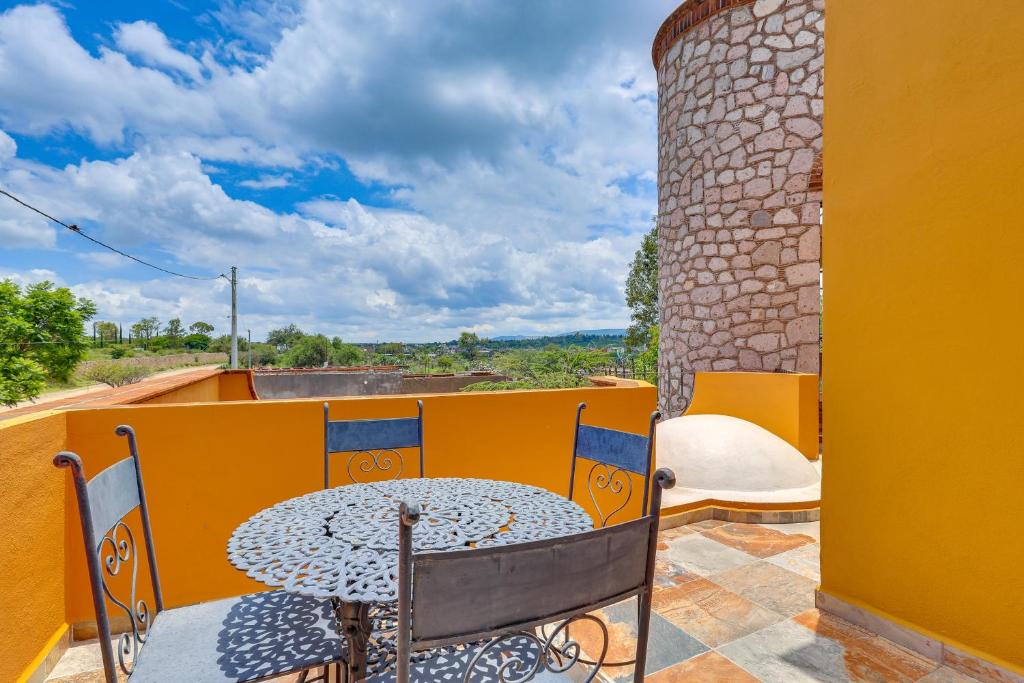 San Miguel de Allende House | Villa Near Parroquia de San Miguel Arcángel!