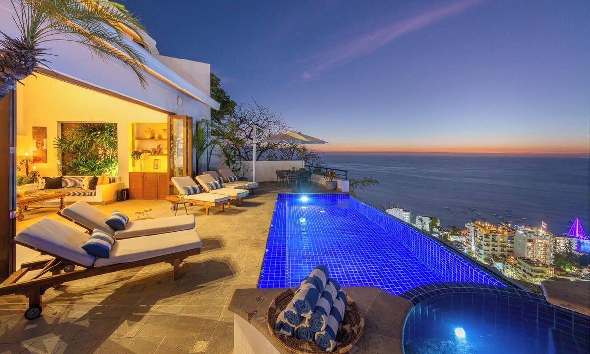 Romantic Zone Villa | Villa Ventana: 4 Bedroom Luxury Villa with Staff included
