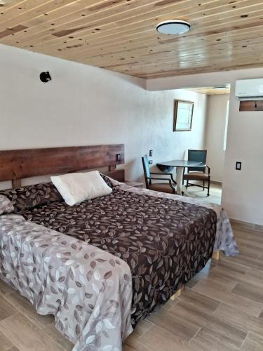 Creel Hotel | Villas La quinta by Black Birds
