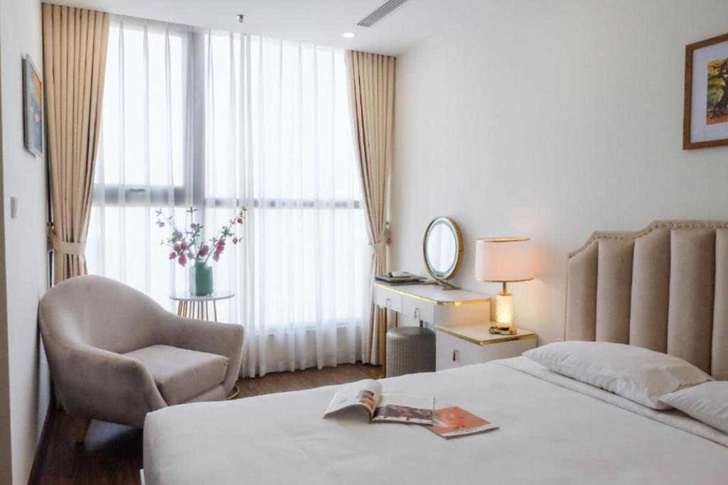 Tu Liem Apartment | Vinhomes Westpoint HN - by BAY LUXURY