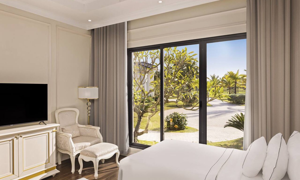 Cua Lo Hotel | Vinpearl Cua Hoi, Affiliated by Meliá