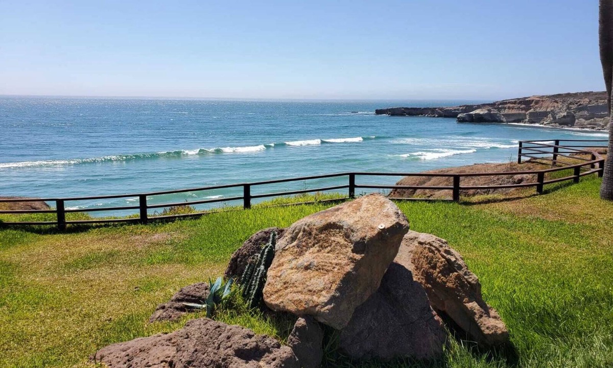 Primo Tapia House | vip beach house and pool access