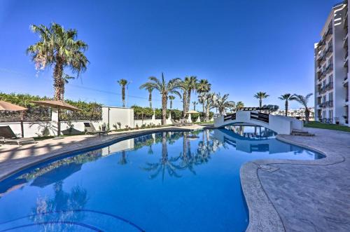 El Medano Ejidal House | Walk to Beach: Modern Cabo Condo w/Balcony!