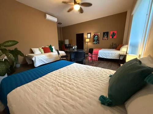 Santiago House | Walking distance to church, restaurants and main Santiago square