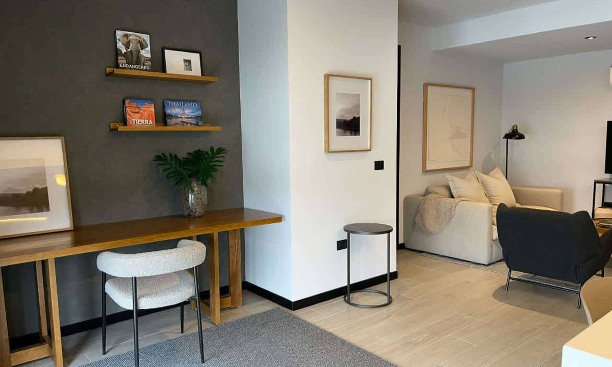 Providencia Apartment | Warm urban apartment in Colomos Providencia