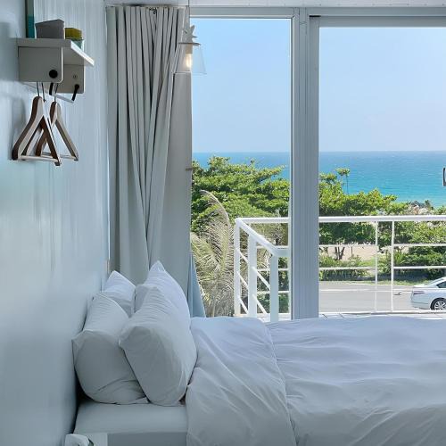 Sail Rock Beach Bed & Breakfast | We Stay Inn