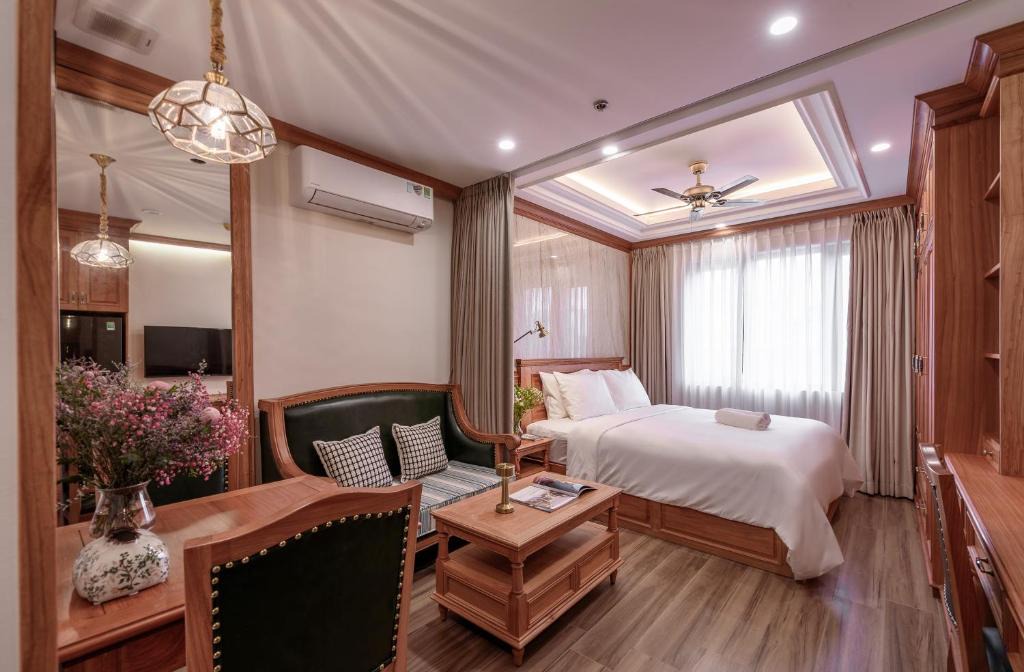 Phuong 6 Apartment | Woody House Premier