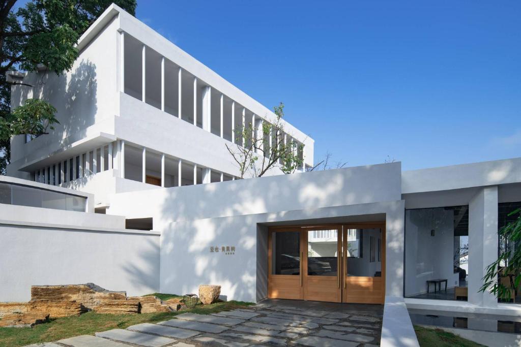 Guanling Buyei and Miao Autonomous County Hotel | Zhiye Resort Hotel