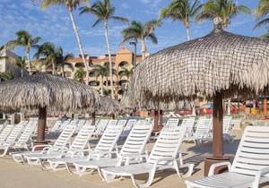 Beautiful resort in the heart of it all!