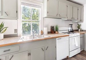 ✰ Central & Comfortable Downtown Home ✰ in Charleston