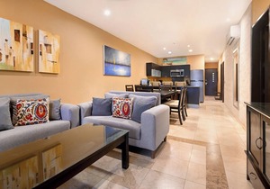Luxury 3BR Walk Out to the Ocean! C104