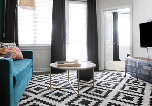 Modern SoCo CozySuites w/2 Pools! #03 in Austin