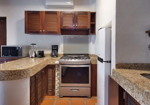 Rent Whole Floor at Luxury Resort: 1st Floor Suites w/Pool and Garden Access