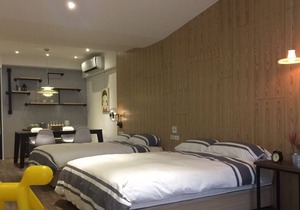 Taipei Ximen Loft - 4 minutes to Metro. 3F Loft for up to 5 persons. New Deco.