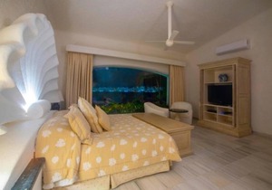 Villa Las Brisas 7 BR, amazing views & staff included