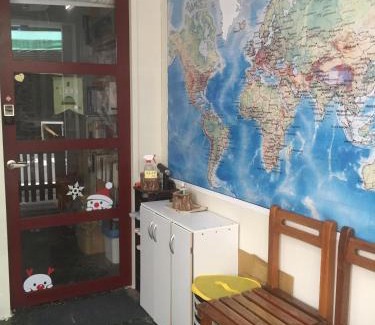 East District Hostel | 拉瓦宅 輕旅店 - Lawa House #僅接待18-40歲青年旅人#Only for aged 18-40
