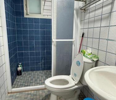 Daan Hostel | 近捷運麟光站的女子上下舖床位