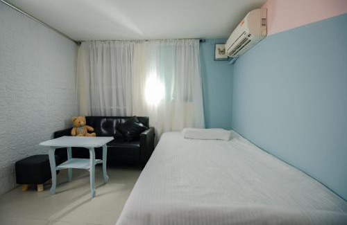 Kaohsiung City Centre Hostel | 高雄市包棟民宿-高雄寵物友善民宿-高雄阿爾兔兔民宿-Rabbit house