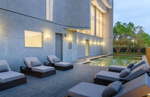 Jiaoxi Hotel | 112 m² Hotel ∙ 5 guests