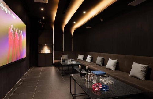 Jiaoxi Hotel | 112 m² Hotel ∙ 5 guests