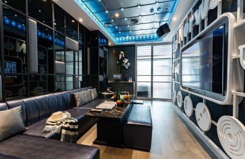 South District Hotel | 145 m² Motel ∙ 7 guests