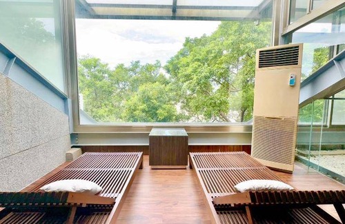 East District Hotel | 192 m² Motel ∙ 4 guests