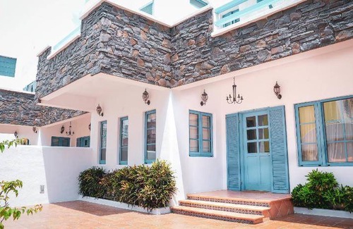 Sail Rock Beach Hotel | 200 m² Motel ∙ 2 bedrooms ∙ 10 guests