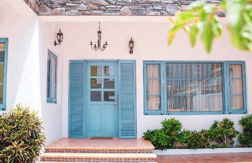 Sail Rock Beach Hotel | 200 m² Motel ∙ 2 bedrooms ∙ 10 guests