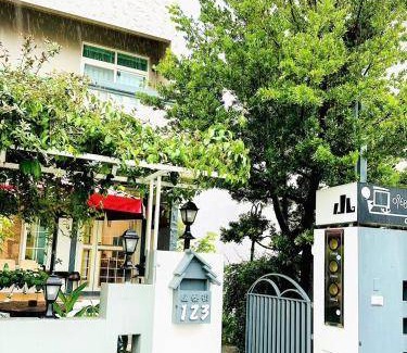 Taitung Hotel | 23 m² Motel ∙ 4 guests