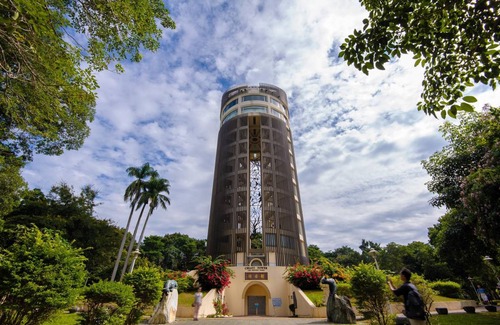 West District Hotel | 25 m² Hotel ∙ 7 guests