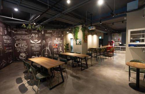 South District Hotel | 33 m² Hotel ∙ 6 guests