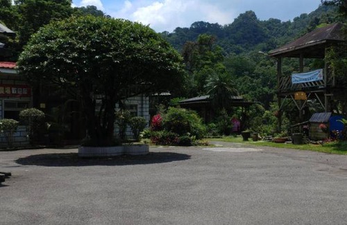 Shiding District Hotel | 33 m² Motel ∙ 6 guests