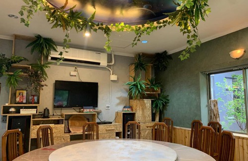 Shiding District Hotel | 33 m² Motel ∙ 6 guests